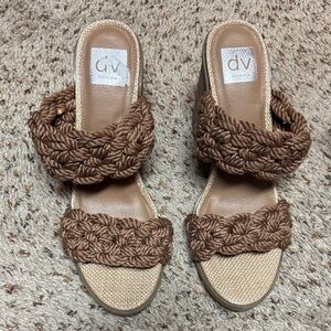 DV by Dolce Vita Women's Tan and Brown Woven Wedges